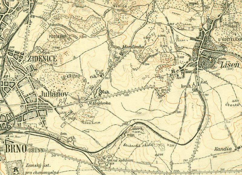 Mapa 1929 ukazuje silnice od Velké Klajdovky a z Líšně do Juliánova