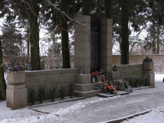 Pomník hřbitov
