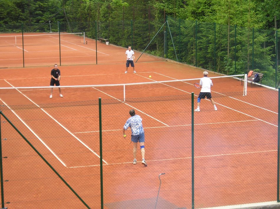 Tenisový turnaj neregistrovaných hráčů ve čtyřhře